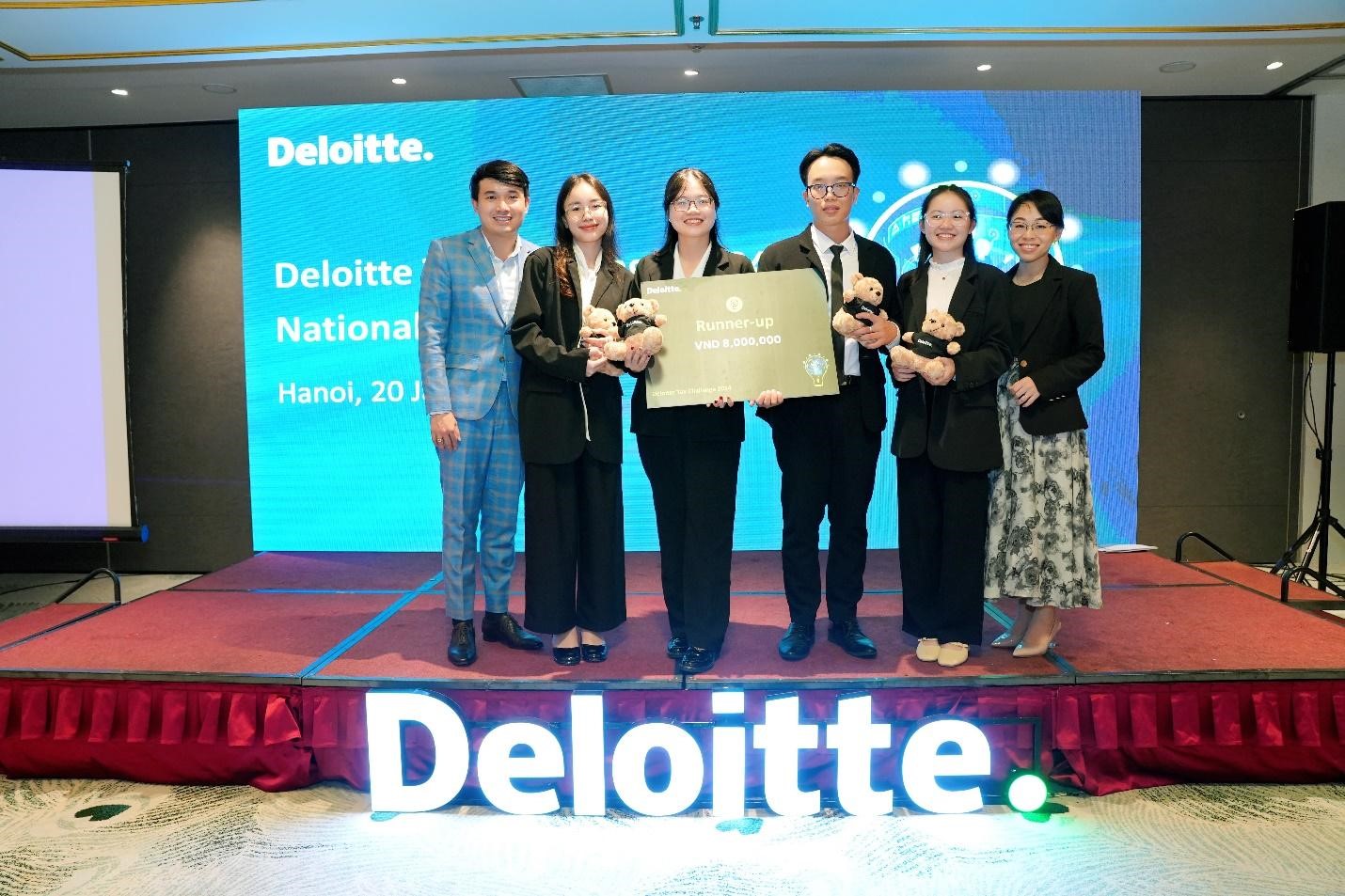Sinh viên Trường Đại học Mở Thành phố Hồ Chí Minh đạt giải Á quân cuộc thi Deloitte Tax Challenge 2024